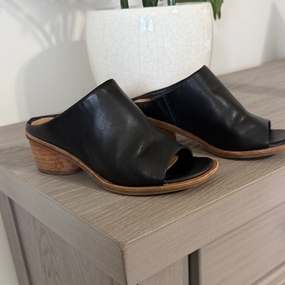 Sofft Black Leather Open-Toe Slide Mules with Stacked Heel